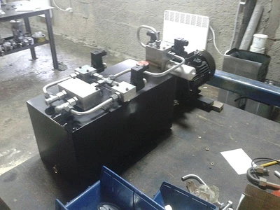 Компактні олії HYDRONIT Компактні олії HYDRONIT